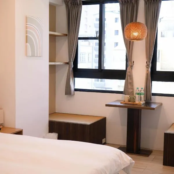 有某行旅 yóu mǒu hostel，位于台南的酒店