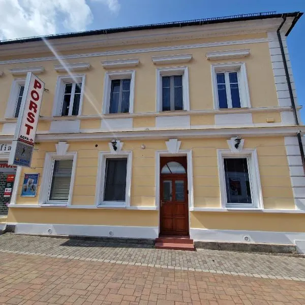 Ubytování v Zahradní，位于新博尔的酒店