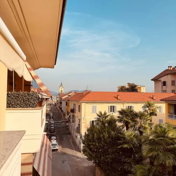 Aria Di Lago - Verbania Lago Maggiore，位于因特拉的酒店