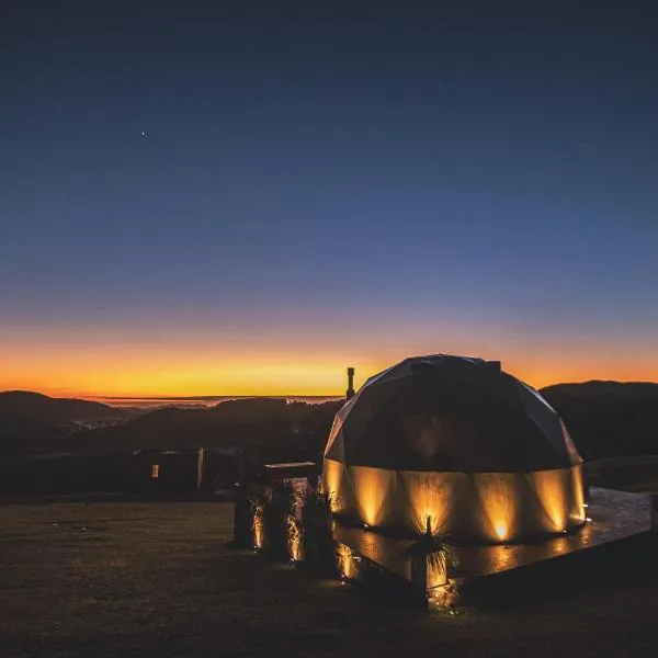 Refúgio nas Nuvens, Domo Omega Luxuoso com Fogo de Chão e Hidro Panorâmica，位于兰舒凯马杜的酒店