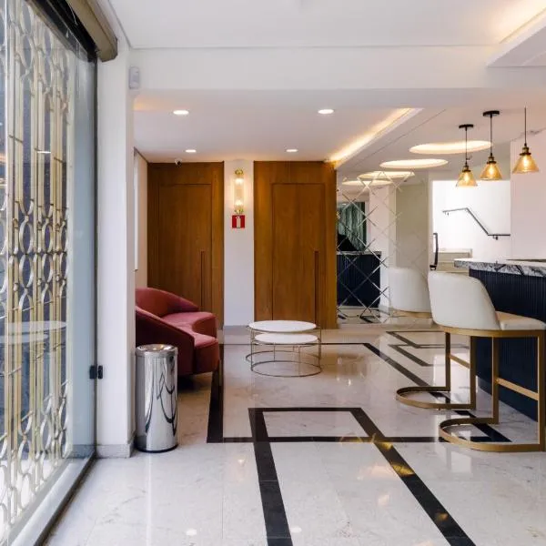 Hotel VARSÓVIA EXPRESS，位于隆德里纳的酒店