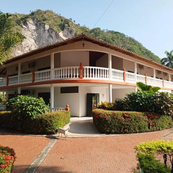 Hotel Villa De Los Angeles，位于比亚维森西奥的酒店