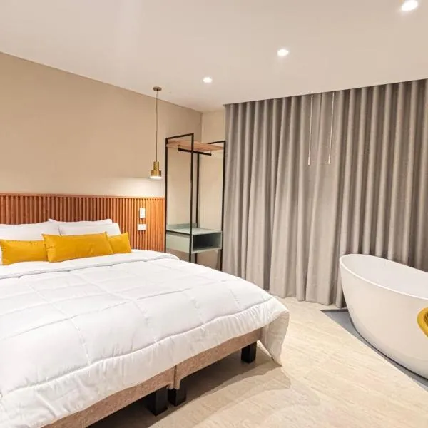 HOTEL COMFORT INN Torre B，位于基多的酒店