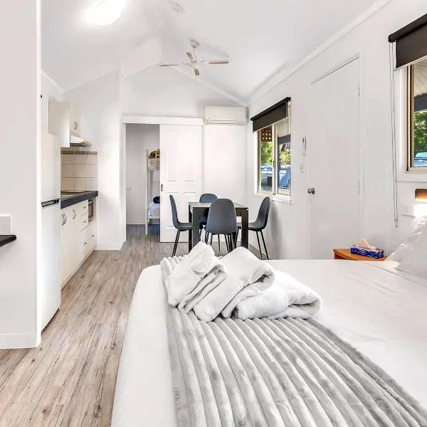 Rockingham Holiday Village，位于罗金汉姆的酒店