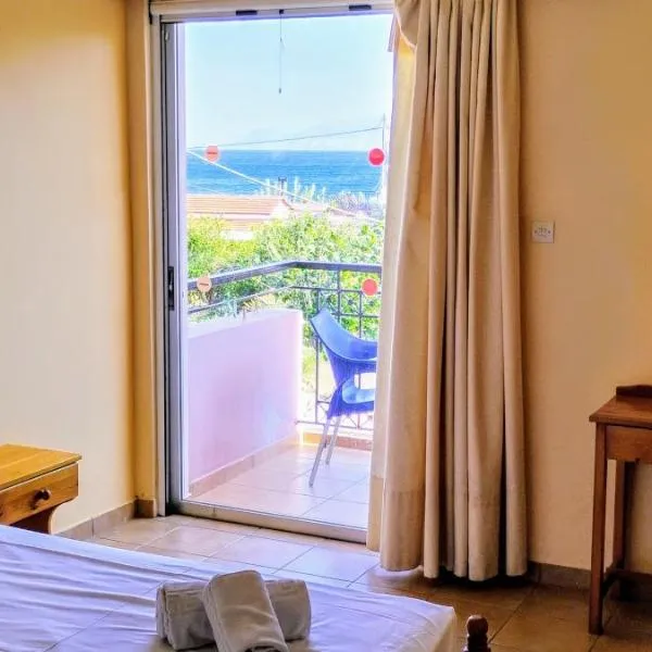 加拉克希亚酒店，位于Áyioi Pándes的酒店