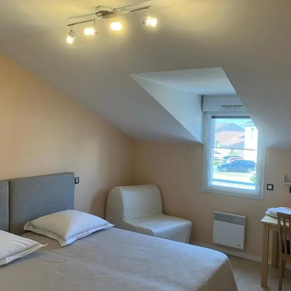 Greg House 49 - Chambres d'hôtes jusqu'à 7 personnes，位于Beaupréau的酒店