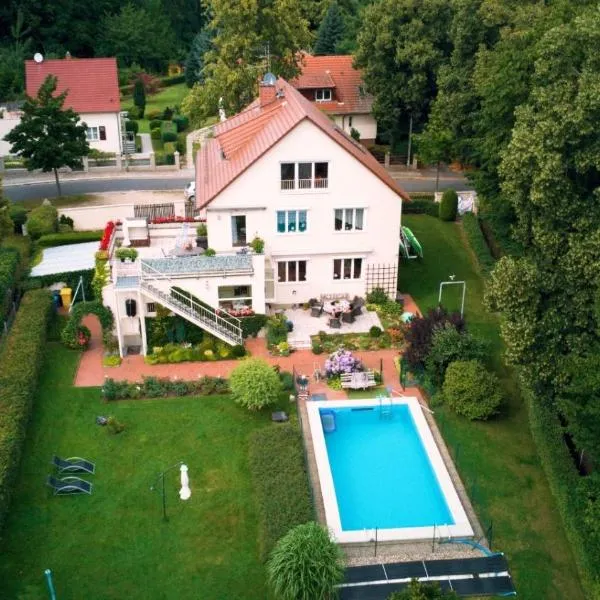 Ferienwohnung Bisch，位于格尔利茨的酒店