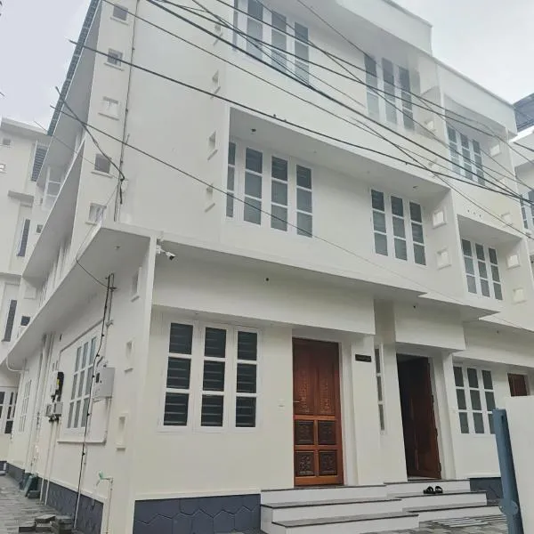 Sivasarass rooms，位于特里凡得琅的酒店