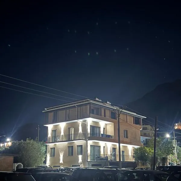 Riverside Villa，位于Tragjas的酒店