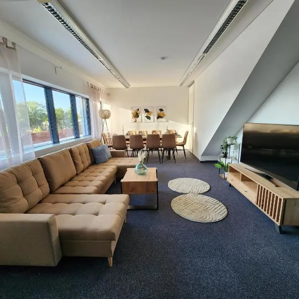 Große Wohnung nahe München，位于伊斯马宁的酒店