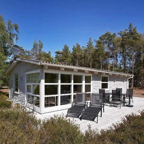 4 person holiday home in Nexø，位于内克瑟的酒店