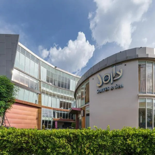 Jolly Suites&Spa Petkasem，位于Ban Nong Khaem的酒店