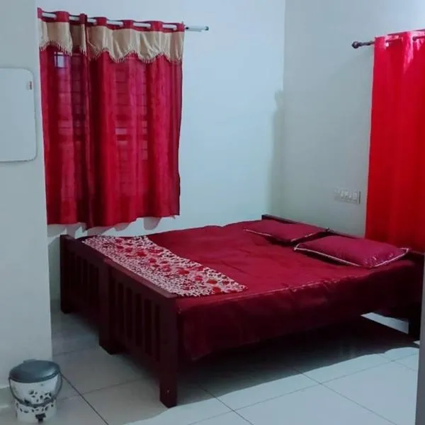 Devadeyam homestay,位于Pūvār的酒店