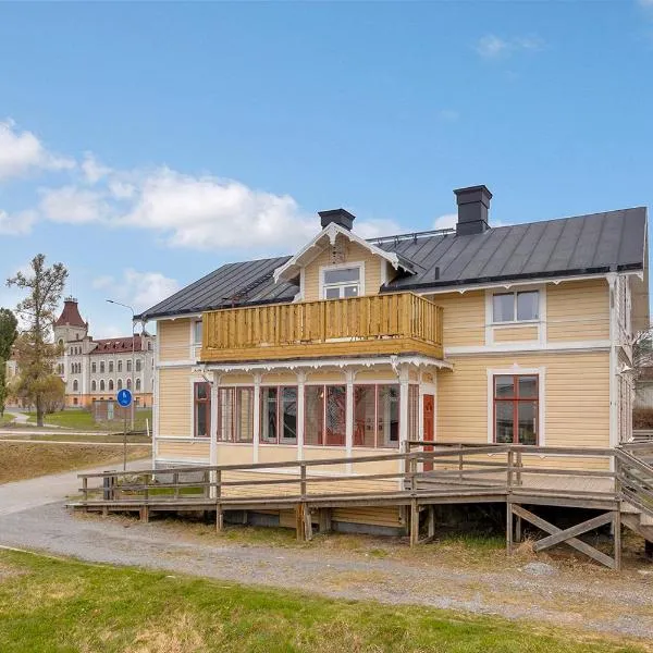 HernöRum - Rum i Villa Fiskekroken，位于哈诺桑德的酒店