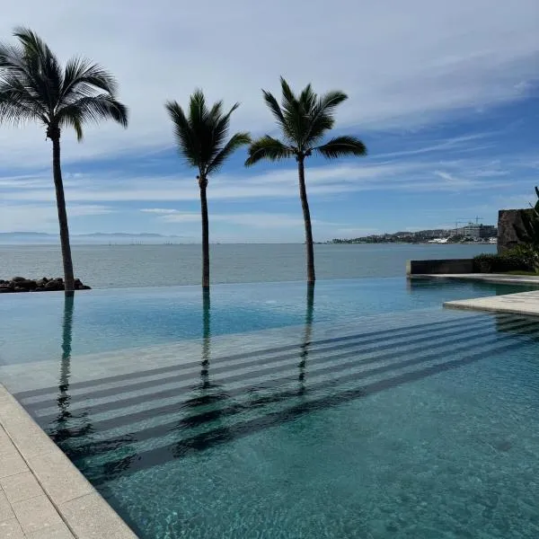 Arama Bay Relaxation, Luxury and Elegance by the Sea，位于布塞里亚斯的酒店