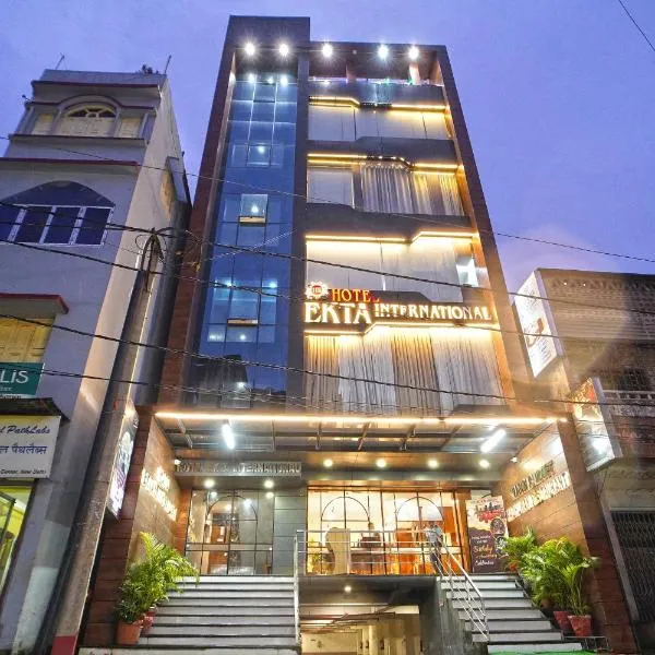 Hotel Ekta International !! 300 Mts From BABA BAIDYANATH DHAM TEMPLE !!，位于德奥加尔的酒店