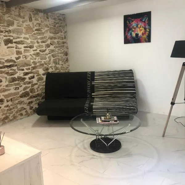 Appartement au calme 4 personnes，位于Saint-Paulet-de-Caisson的酒店