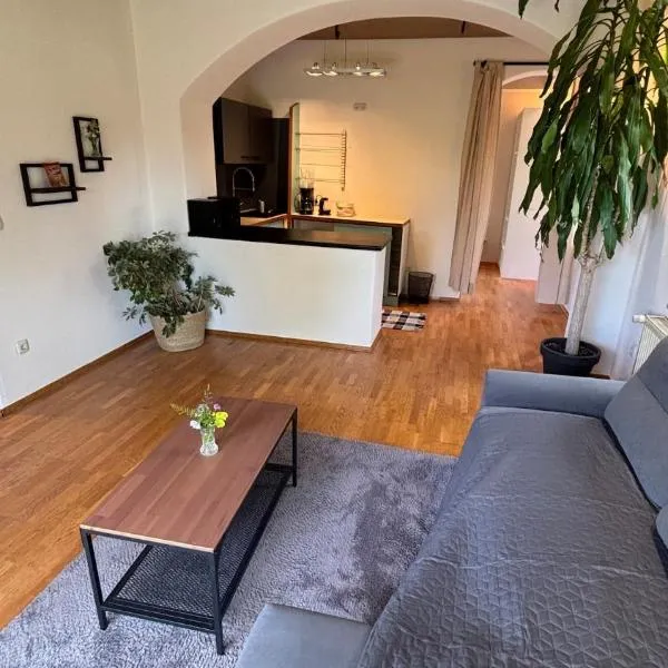 Gemütliches 50qm Apartment mit Terrasse und Garten，位于Babensham的酒店