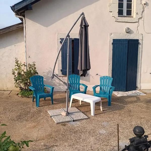 Appartement charmant à Saint-Martin-de-Hinx - 64 m² - avec jardin，位于Saint-Martin-de-Hinx的酒店