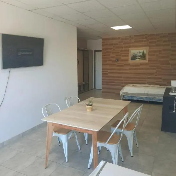 dto kumelen，位于普洛缇尔的酒店