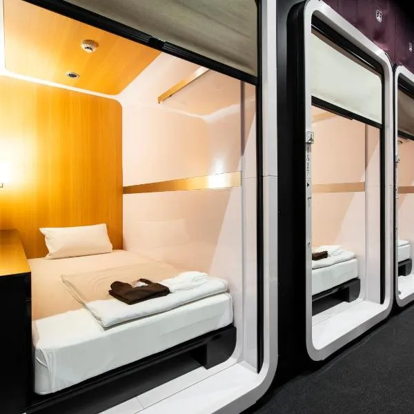 FIRSTCABIN Kyoto Nijojo，位于京都的酒店