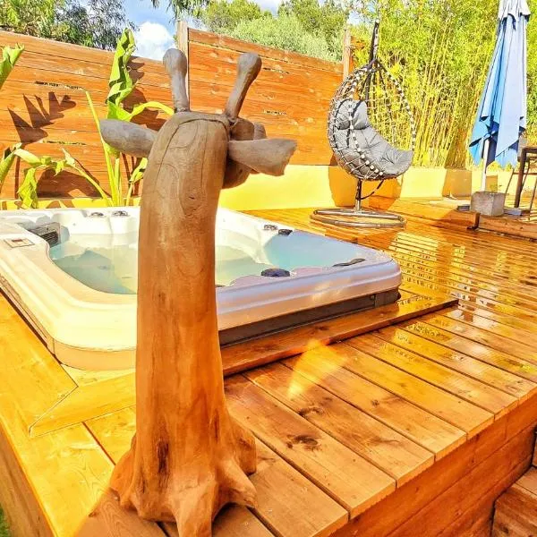 Maison Casa Milesa - Calme, Spa privatif sur demande, Parking securisé, à 12 min des plages，位于尼斯的酒店