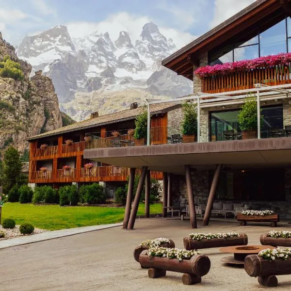 Grand Hotel Courmayeur Mont Blanc, by R Collection Hotels，位于库马约尔的酒店