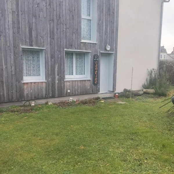 La Cantine Logement au calme proche bord de Loire，位于德西兹的酒店