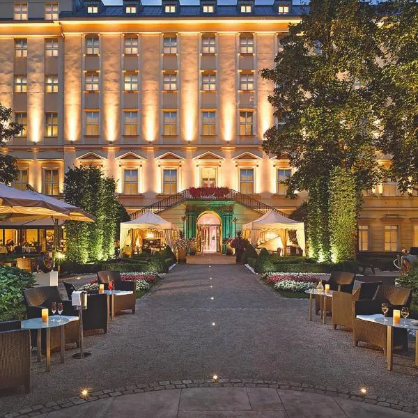 The Grand Mark Prague - The Leading Hotels of the World，位于布拉格的酒店