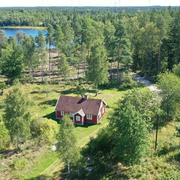 Holiday home Småland Siggamåla，位于Husjönäs的酒店