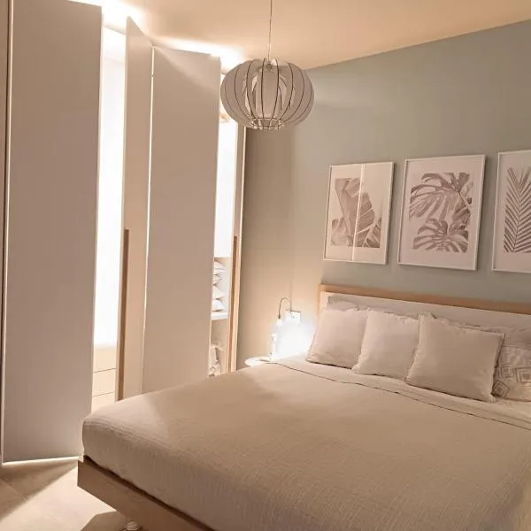 Salita al castello，位于Rossana的酒店