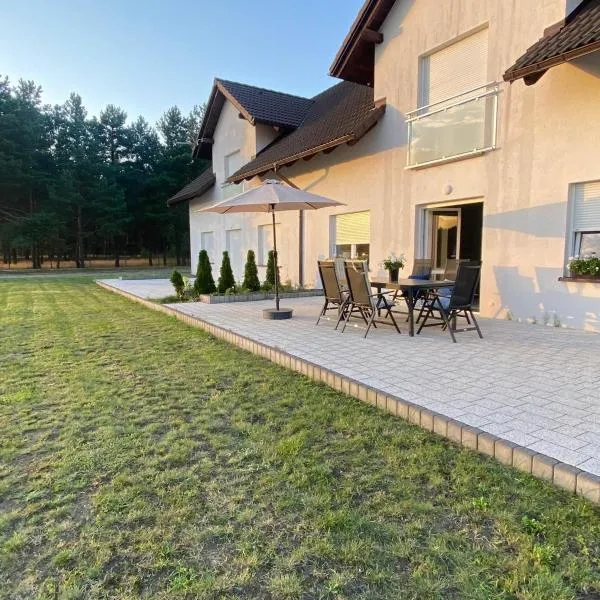 Lasy Jeziora, Cisza i Spokój, Grzybki i Rybki, Dom 180m2 w Swornegacie nad jeziorem Karsińskim，位于斯沃尔纳加西耶的酒店