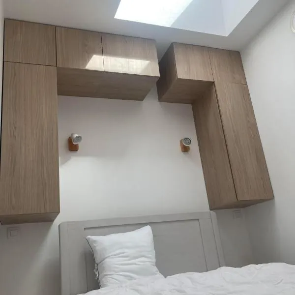 accommodation for 4 people maximum，位于Guignen的酒店