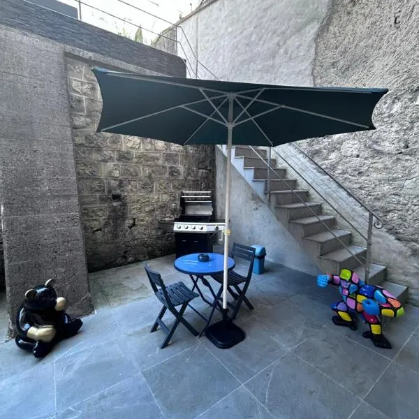 L azur jurassien appartement cosy avec terrasse，位于圣克洛德的酒店