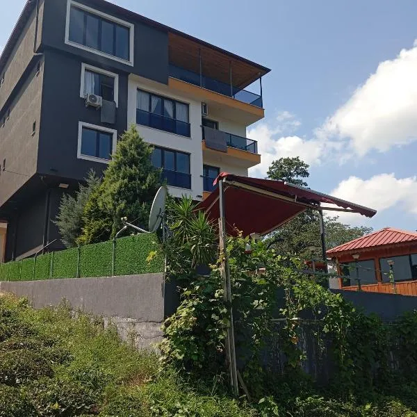 Sama house，位于里泽的酒店