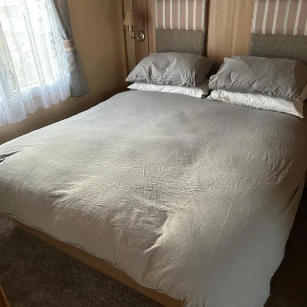 2 Bedroom caravan，位于Saint Osyth的酒店
