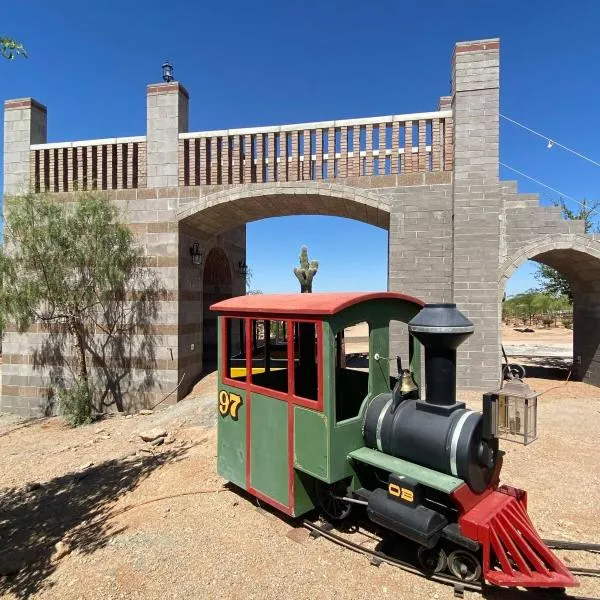 Tropical Mountain Valley Casita，位于梅萨的酒店