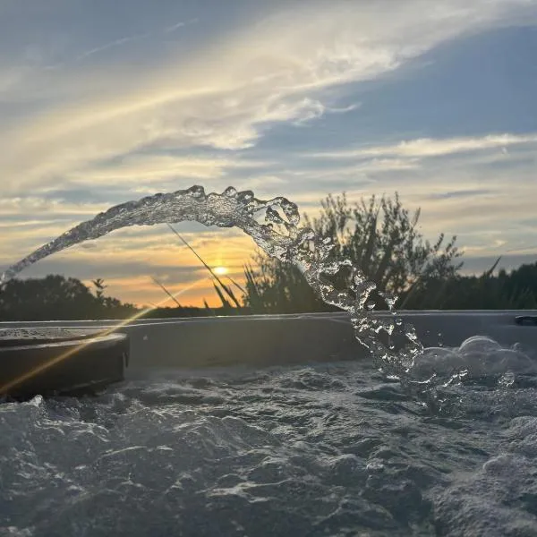Le Coucher de Soleil Spa，位于Bessens的酒店