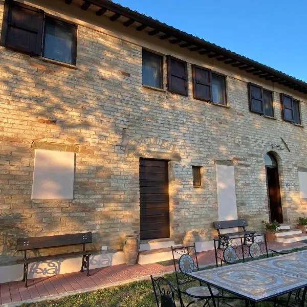 Casale Col di Massa Residenza di campagna，位于Costacciaro的酒店
