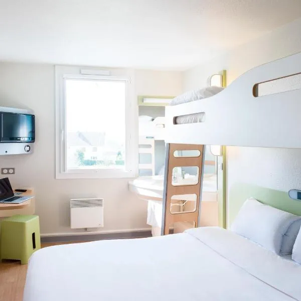 Ibis Budget Clermont Ferrand - Le Brezet - Aeroport，位于奥弗涅库尔农的酒店