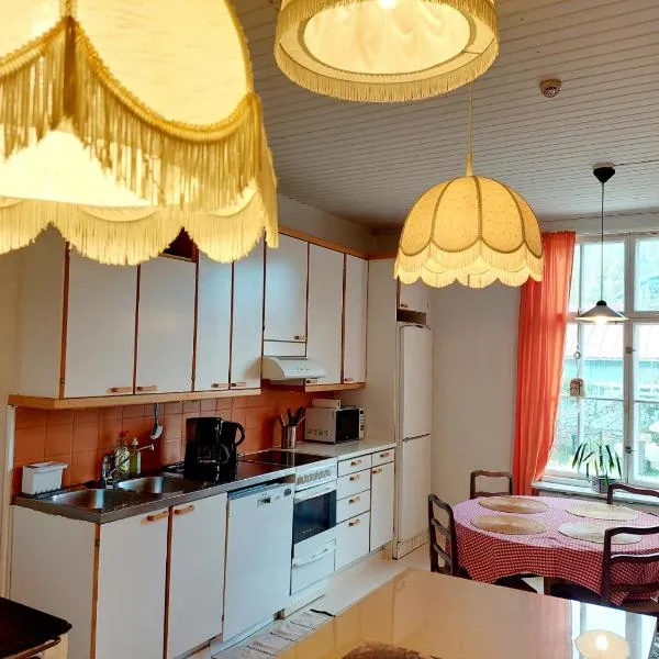 Taideniityn huoneisto Taika 1 - 6lle，位于瓦尔考斯的酒店