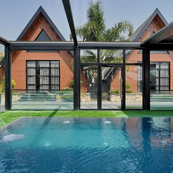 Campanga nera - ארבע בקתות מדהימות עם בריכה מחוממת וג'קוזי，位于Yarka的酒店