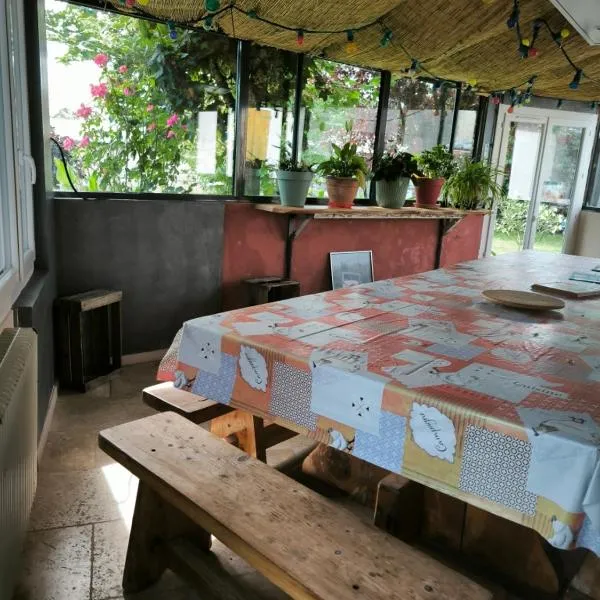 chez jacques et cricri,位于Monthodon的酒店