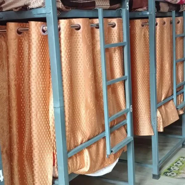 Shri mohan dham dormitory，位于范兰德凡的酒店