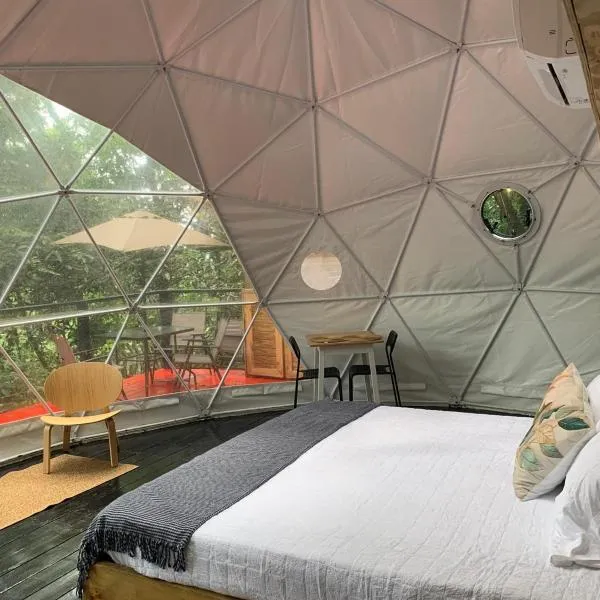 Indómito Domes at El Yunque Zone，位于Canovanas的酒店