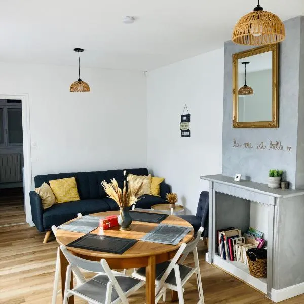 Maison avec 2 chambres et jardin，位于蒙福尔勒热努瓦的酒店