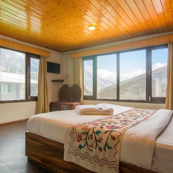 Kashmir house pahalgam，位于帕哈尔加姆的酒店