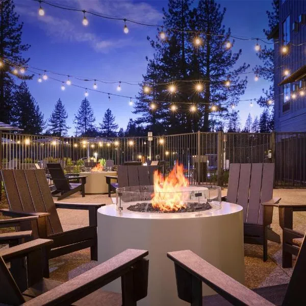 Martis Valley Lodge, Tapestry Collection by Hilton，位于特拉基的酒店