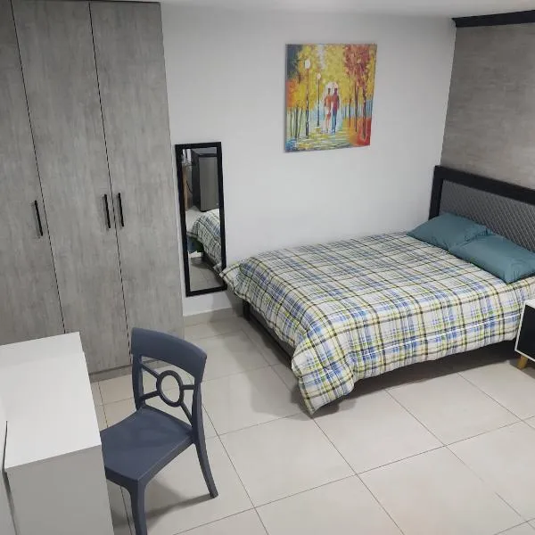 Minisuit, Loja，位于洛哈的酒店