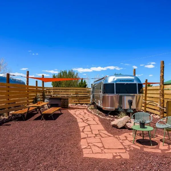 The Outpost Grand Canyon，位于威廉姆斯的酒店